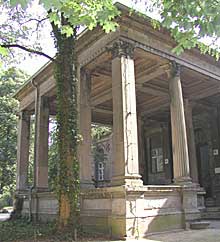 S&uuml;dwestansicht S&auml;ulenhalle vor Bauma&szlig;nahme