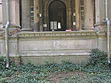 Br&uuml;stung S&auml;ulenhalle vor Bauma&szlig;nahme