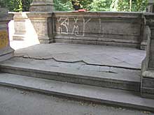 Gartenpodest S&auml;ulenhalle vor Bauma&szlig;nahme