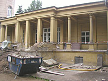 Entfernung der gemauerten Br&uuml;stungsfelder